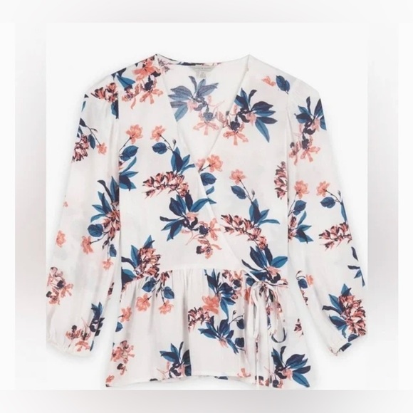 Lucky Brand Tops - LUCKY BRAND white Floral Printed Charlie Wrap Size Medium
